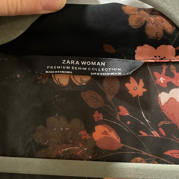 ZARA FLORAL PYJAMA STYLE TOP - Picture 4 of 4